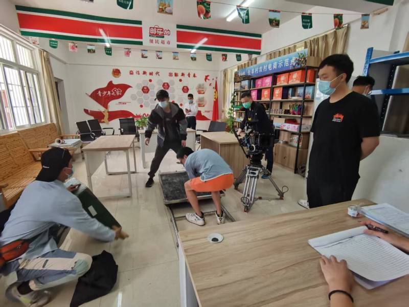 追星女孩心理学分析报告：澧县广告片拍摄公司揭秘饭圈应援式传播逻辑